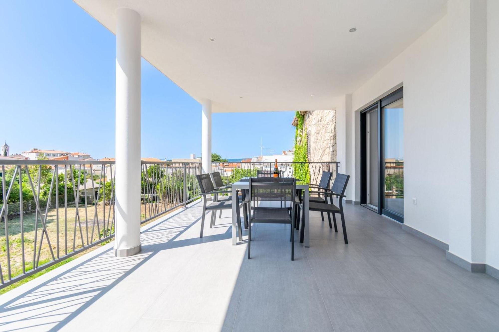 Stone House Apartment
